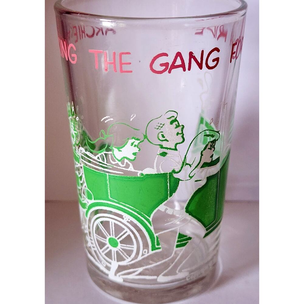 FLAW READ 1971 Archie Comics "Archie Taking The Gang For A Ride" Glass Tumbler